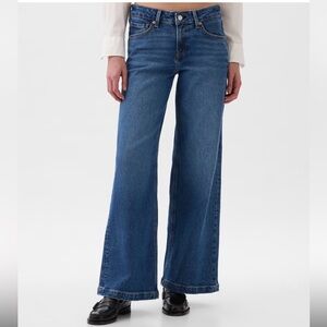 Gap Low Rise Stride Wide-Leg Jeans